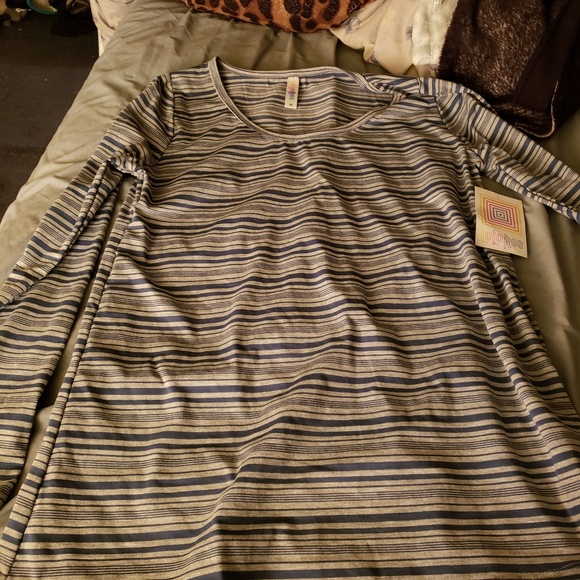 Lularoe Lynnae - Picture 2 of 4